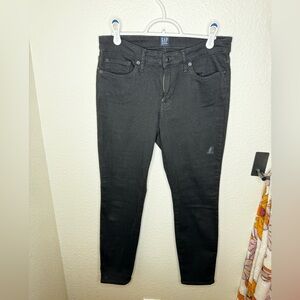 Gap skinny jeans. Black legging